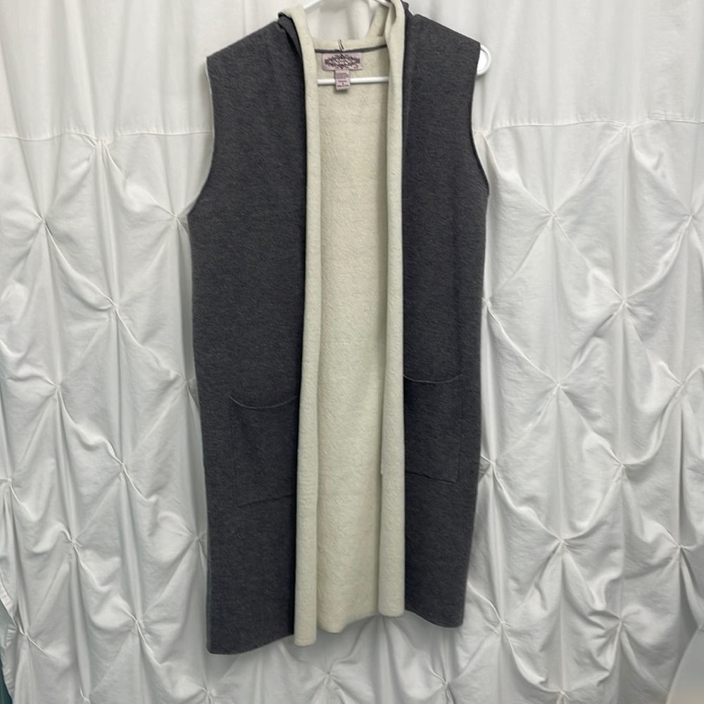 Long Hooded Sleeveless Sweat shirt with pockets